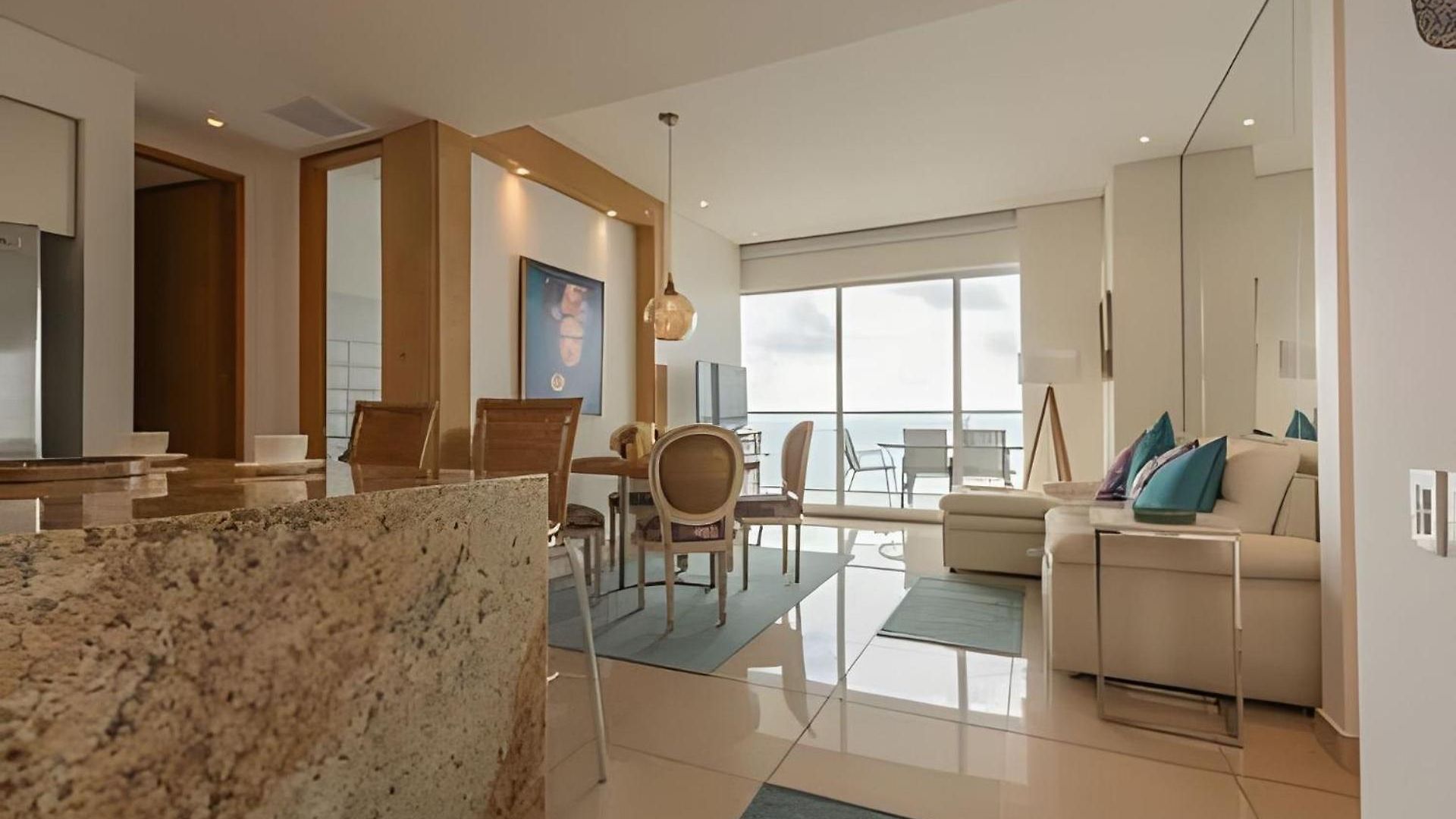 Lujoso Apto Con Vista Al Mar - H2 Hyatt 1806 *